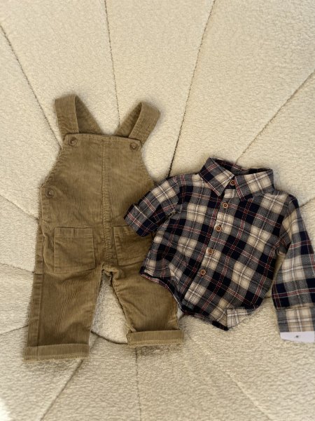 زيتي قميص خط احمر