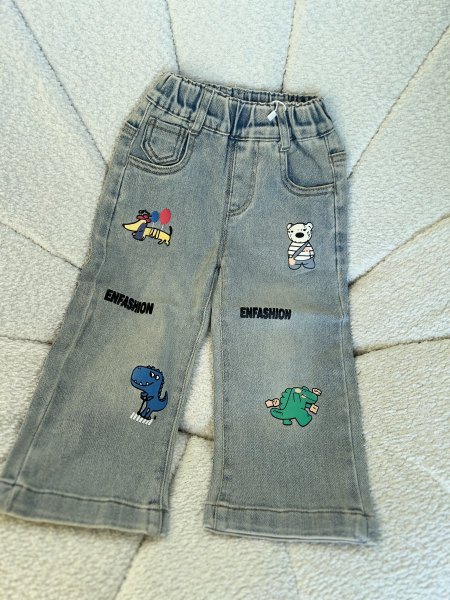 جينز بناتي بوي فرند