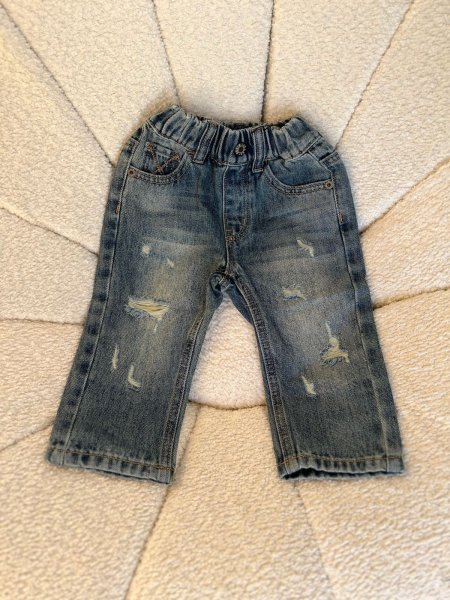 جينز ولادي غامق