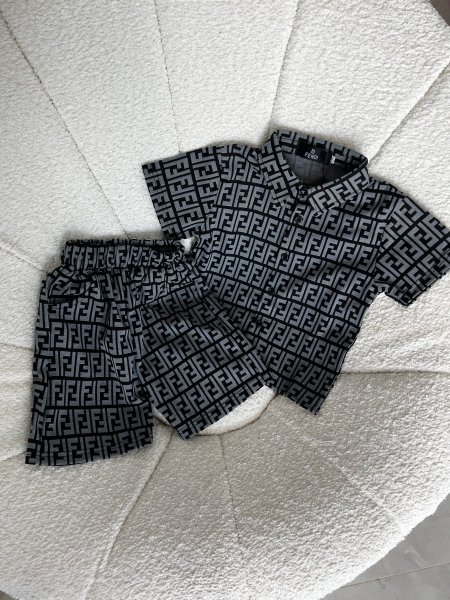 طقم ولادي فندي