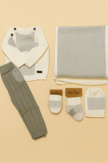 طقم صوف ناعم5 قطع عمر 6 ل 9