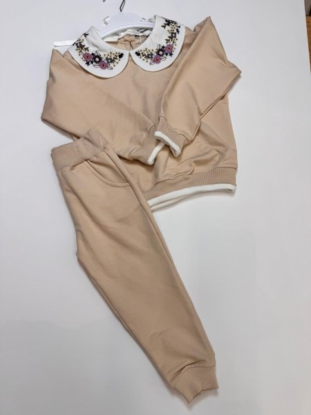 طقم بناتي مريح وعملي