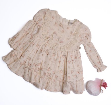 فستان بناتي نقشة ناعمة